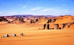 Algeria, fuoristrada fra le dune